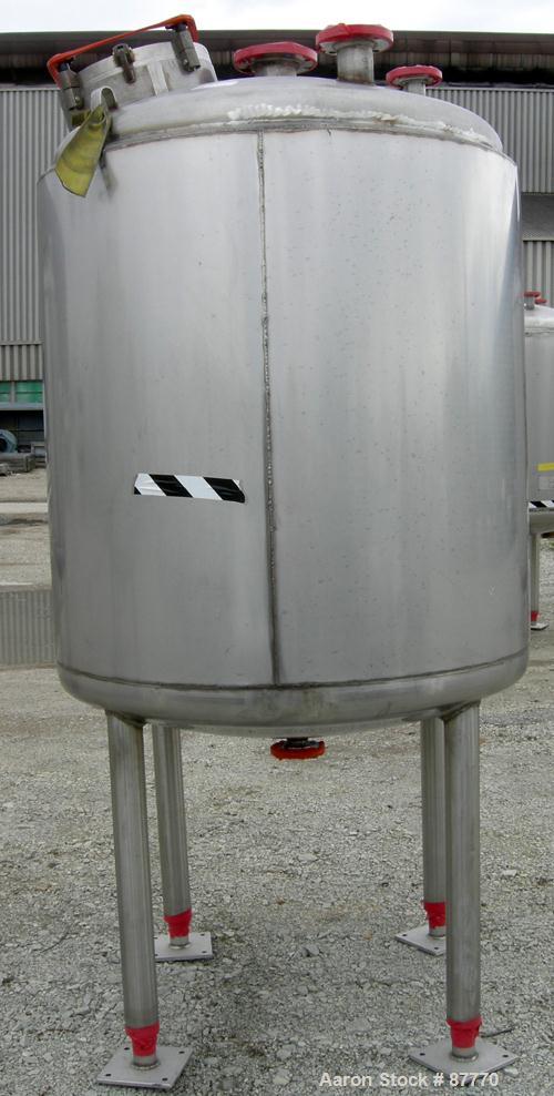 Unused-NEW: Mueller pressure tank, 470 gallon, 304/304L stainless steel, vertical. 48" diameter x 50" straight side. Dished top and bottom. Internal rated 15 psi at 200 deg F. Insulated with Foamglas...