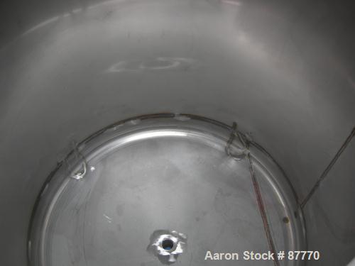 Unused-NEW: Mueller pressure tank, 470 gallon, 304/304L stainless steel, vertical. 48" diameter x 50" straight side. Dished top and bottom. Internal rated 15 psi at 200 deg F. Insulated with Foamglas...