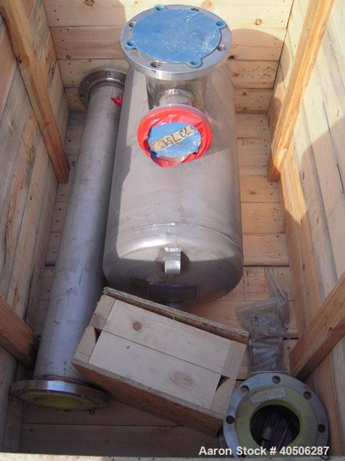 Unused- Mueller Tank, 25 Gallon, Model "H", 304 Stainless steel, Horizontal. Approximately 14'' diameter x 30'' straight side, dished ends. Internal rated to 120 deg F. Openings: top 3'', 6’, (2) top...