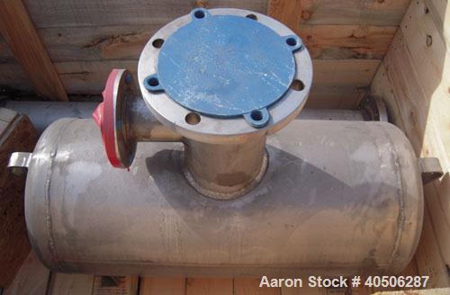 Unused- Mueller Tank, 25 Gallon, Model "H", 304 Stainless steel, Horizontal. Approximately 14'' diameter x 30'' straight side, dished ends. Internal rated to 120 deg F. Openings: top 3'', 6’, (2) top...