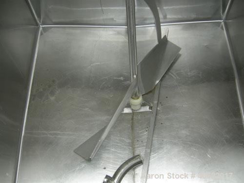 Used Mueller Flavor Tank, (4) compartment, approximate 200 gallon each, 304 stainless steel, jacketed.  Each compartment measures 38" long x 36" wide x approximately 33" deep.  V shaped top and botto...