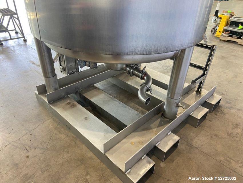 Used Mueller Jacketed Mix Tank, Approximate 500 Gallon, Stainless Steel, Vertical. Dimple jacket rated 75 PSI at -20 to 350 degrees F. Top mounted agitator with dual 3-blade props. Sidewall baffles. ...