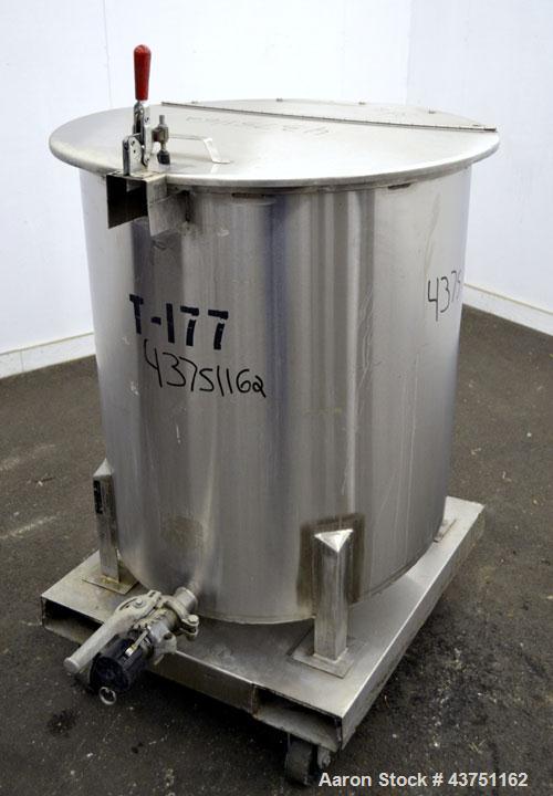 Used Water Cooling Corporation Tank, 100 Gallon, 304 Stainless Steel, Vertical. Approximate 31" diameter x 34" straight side. Flat top with a bolt on hinged cover, 6" sloped bottom. 2" Tri-clamp side...