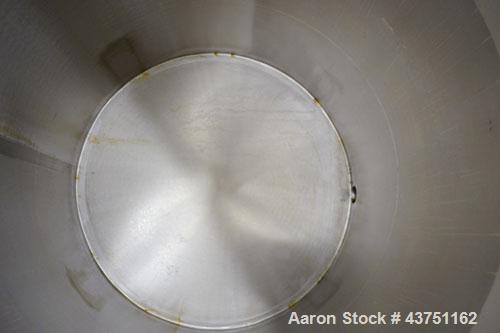 Used Water Cooling Corporation Tank, 100 Gallon, 304 Stainless Steel, Vertical. Approximate 31" diameter x 34" straight side. Flat top with a bolt on hinged cover, 6" sloped bottom. 2" Tri-clamp side...