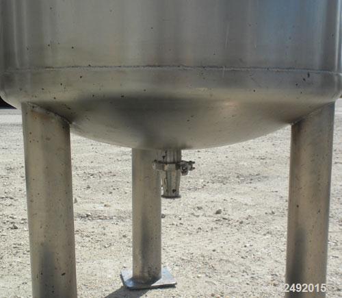 Used Tank, 80 Gallon, 304 Stainless Steel, Vertical. 30" Diameter x 24" straight side. Open top with a 2 piece cover, 1/2 bolt on, 1/2 clamp, dished bottom. Off center top entering Lightnin air opera...