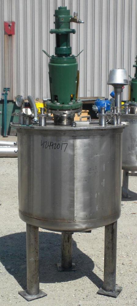 Used- Tank, 80 Gallon, 304 Stainless Steel, Vertical. 30" Diameter x 24" straight side. Open top with a 2 piece cover, 1/2 b...