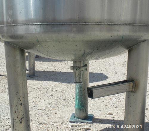 Used Tank, 80 Gallon, 304 Stainless Steel, Vertical. 30" Diameter x 24" straight side. Open top with a 2 piece cover, 1/2 bolt on, 1/2 clamp, dished bottom. Off center top entering Lightnin air opera...