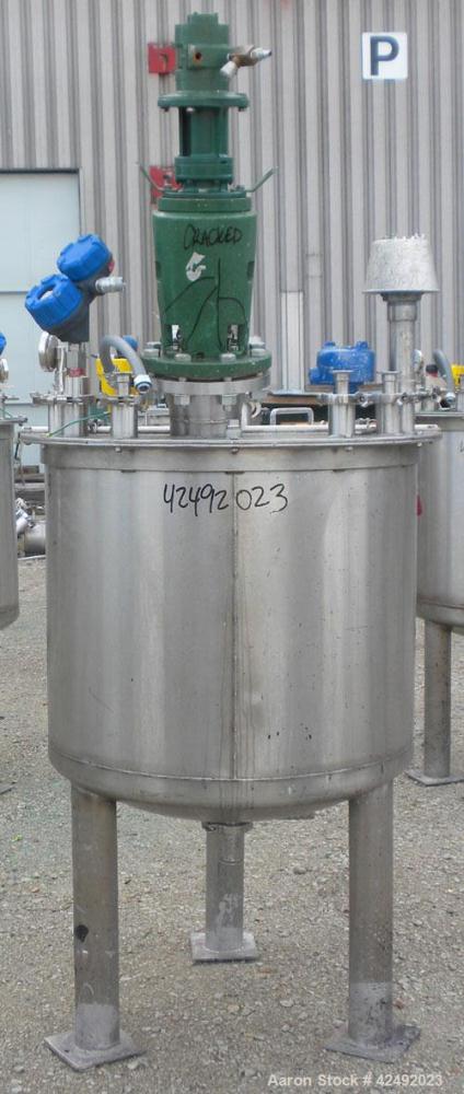 Used Tank, 80 Gallon, 304 Stainless Steel, Vertical. 30" Diameter x 24" straight side. Open top with a 2 piece cover, 1/2 bolt on, 1/2 clamp, dished bottom. Off center top entering Lightnin air opera...