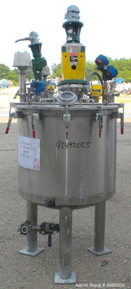 Used Tank, 80 Gallon, 304 Stainless Steel, Vertical. 30" Diameter x 24" straight side. Open top with a 2 piece cover, 1/2 bolt on, 1/2 clamp, dished bottom. Off center top entering Lightnin air opera...