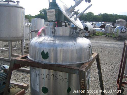 Used Javo N.V. Alkmaar Pressure Tank, 100 gallon, stainless steel, vertical. 30" diameter x 30" straight side, dished top and bottom. Internal rated 50 psi at 300 deg F. Clamp on air operated Lightni...