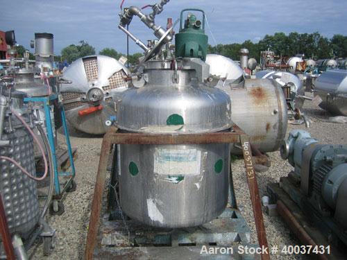 Used- Javo N.V. Alkmaar Pressure Tank, 100 gallon, stainless steel, vertical. 30" diameter x 30" straight side, dished top a...