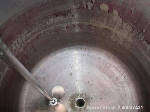 Used Javo N.V. Alkmaar Pressure Tank, 100 gallon, stainless steel, vertical. 30" diameter x 30" straight side, dished top and bottom. Internal rated 50 psi at 300 deg F. Clamp on air operated Lightni...