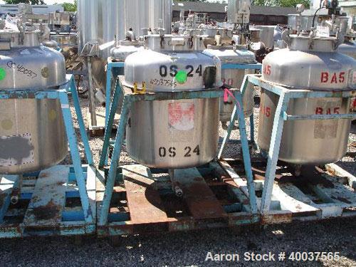 Used Javo N.V. Alkmaar Pressure Tank, 100 gallon, stainless steel, vertical. 30" diameter x 30" straight side, dished top and bottom. Internal rated 50 psi at 300 deg F. 15" top manway with cover, 1"...