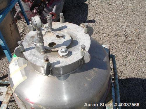 Used Javo N.V. Alkmaar Pressure Tank, 100 gallon, stainless steel, vertical. 30" diameter x 30" straight side, dished top and bottom. Internal rated 50 psi at 300 deg F. 15" top manway with cover, 1"...