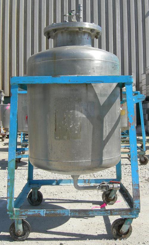 Used Javo N.V. Alkmaar Pressure Tank, 100 gallon, 304 stainless steel, vertical. 30" diameter x 30" straight side, dished top and bottom. Internal rated 50 psi at 300 deg F. 15" top manway with cover...