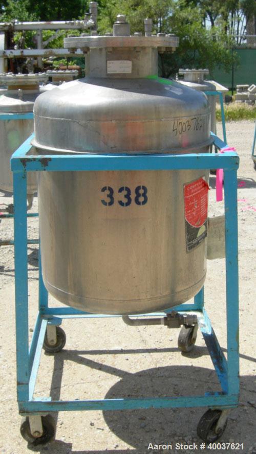 Used- Javo N.V. Alkmaar pressure tank, 100 gallon, 304 stainless steel, vertical. 30" diameter x 30" straight side, dished t...