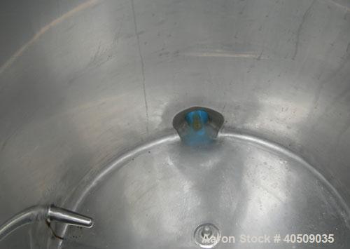 Used- Tank, 100 gallon, 321 stainless steel, vertical. 30" diameter x 35" straight side. Flat top with 1/2 hinged cover, slo...