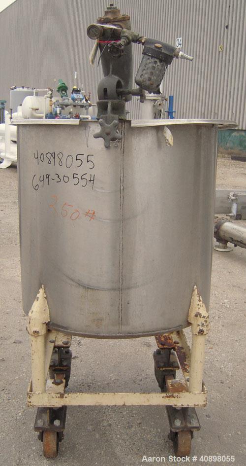 Used Tank, 90 gallon, 304 stainless steel. 30" diameter x 30" straight side, open top with cover, flat sloping bottom. Clamp on air operated Lightnin agitator, 1/2" diameter shaft with (2) 3 blade pr...