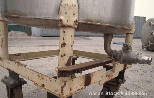 Used Tank, 90 gallon, 304 stainless steel. 30" diameter x 30" straight side, open top with cover, flat sloping bottom. Clamp on air operated Lightnin agitator, 1/2" diameter shaft with (2) 3 blade pr...