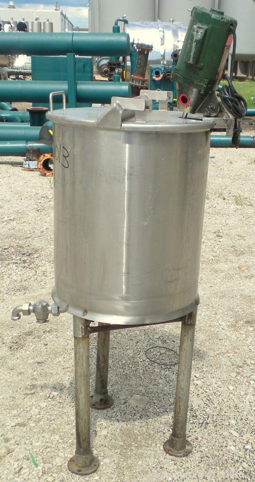 Used Tank, 30 Gallon, 304 stainless steel, vertical. 19" diameter x 23" straight side, flat top with 1 piece hinged cover, sloped bottom. Mixco Mixer clamp on agitator, 5/8" diameter shaft with a 3" ...