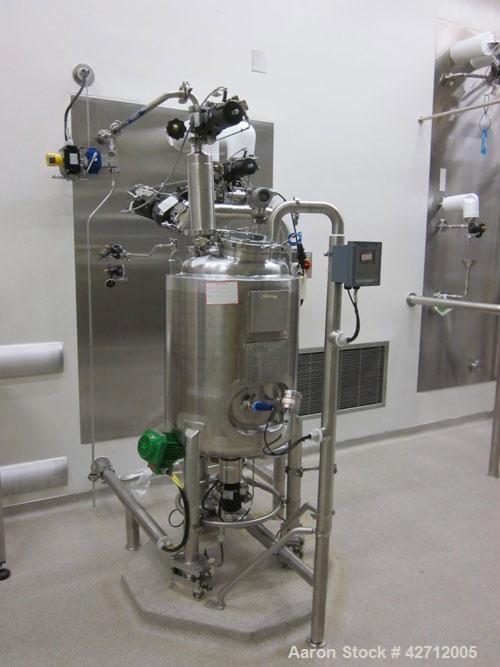 Used BCD Engineering Receiver, 200 Liter (52 Gallon), 316L Stainless Steel. Internal rated 3.5 bar (50 psi) & full vacuum. Mounted on legs. PRICE INCLUDES A 15% BUYERS PREMIUM. AS IS WHERE IS, LOADIN...