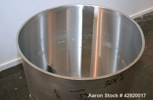 Used Tank, 110 Gallon, 304 Stainless Steel, Vertical. 30 Diameter x 36 straight side. Flat open top with a 1 piece cover, sloped bottom. Openings side 2 tri-clamp, 3 tri-clamp, 6 tri-clamp, 2 tri-cla...