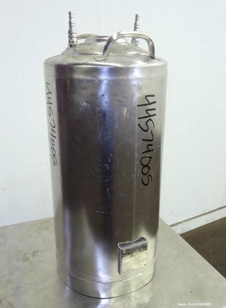 Used 10.5 Gallon Stainless Steel DeJong Gorredijk Pressure Tank