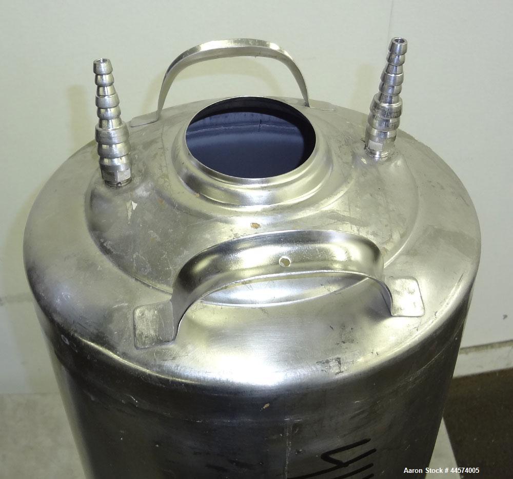 Used 10.5 Gallon Stainless Steel DeJong Gorredijk Pressure Tank