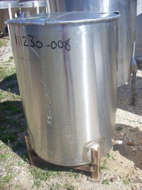 Used Tank, 120 Gallon, Stainless Steel, Vertical. 31" diameter x 40" straight side. Open top, flat bottom. Mounted on four legs.