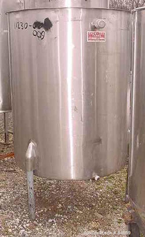 Used Chem-Tank, 226 Gallon, Stainless Steel, Vertical. 38" diameter x 48" straight side. Open top, flat bottom. Mounted on 3 legs.