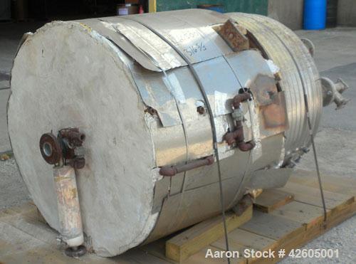 Used Northland Stainless Pressure Tank 300 gallon, 316L stainless steel, vertical. 42" Diameter x 44" straight side, dish top and bottom. Internal rated 50 psi and full vacuum at 300 deg F. Openings:...