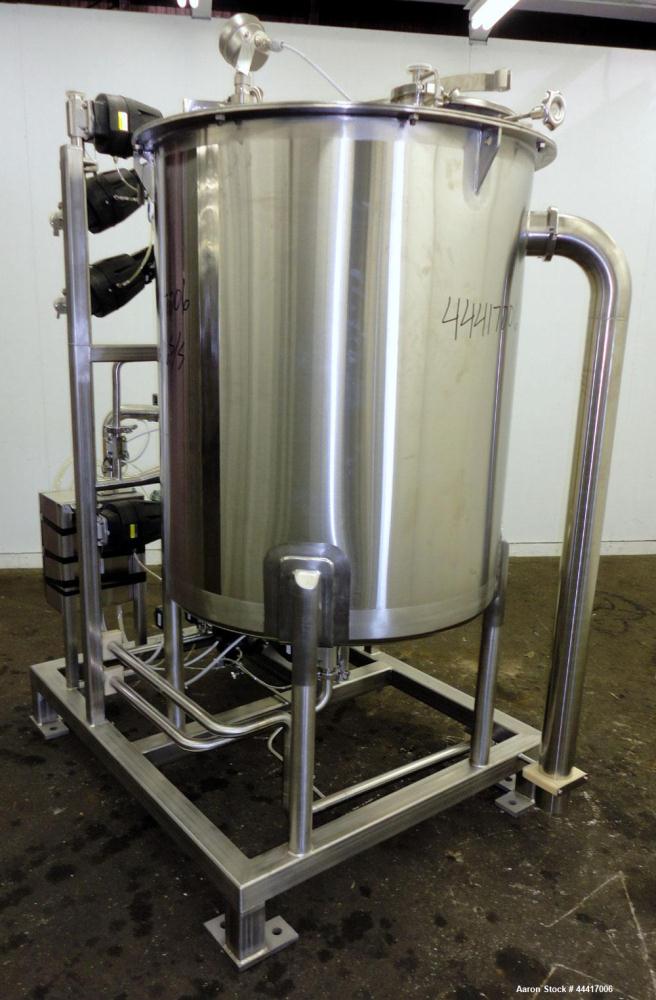 750 Liter Stainless Steel Northland Stainless Tank, Model 2065LV