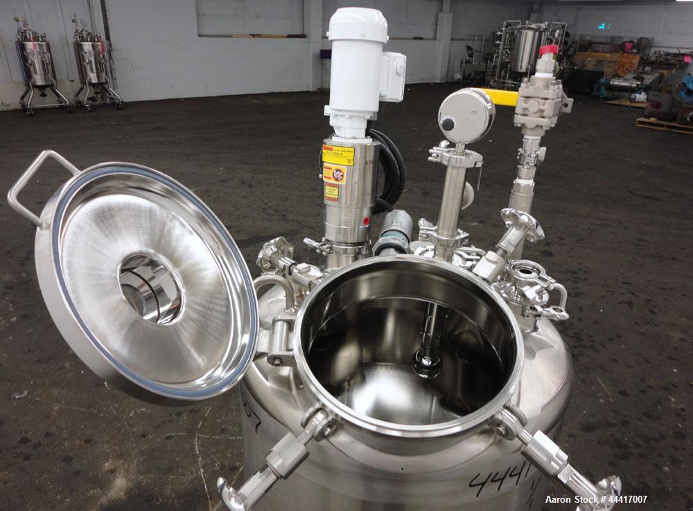 Unused- Northland Stainless Pressure Tank, 200 Liter (52.8 Gallon), 316 L Stainless Steel, Vertical.  24" Diameter x 30-1/2" straight side, dished top and bottom.  Internal rated  50 psi/full vacuum ...