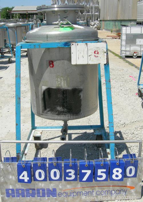 Used- O.G. Kelley Co. Pressure Tank, 55 gallon, 304 stainless steel, vertical. 24'' diameter x 27'' straight side, dished to...