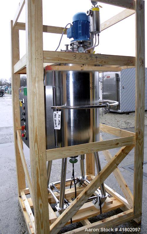 Used Packo Inox Pressure Tank, 52.8 gallon (200 liter), 316 stainless steel, vertical. Approximate 20’’ diameter x 34’’ straight side. Flat bolt on top, dished bottom. Internal rated –14.5 psi/50 psi...