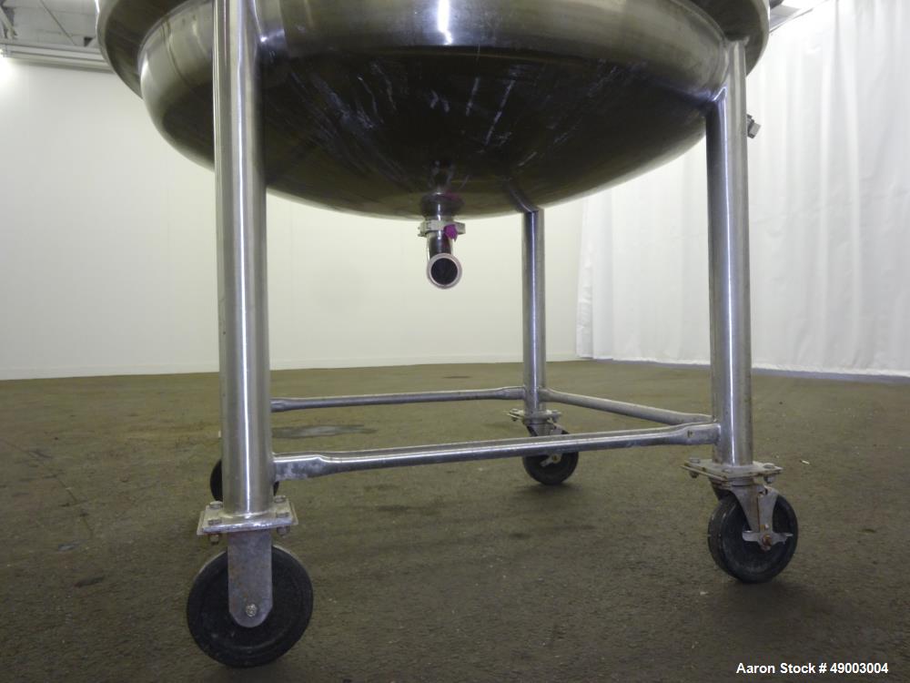 Used Mueller Pressure Tank, 590 Liter (155.86 Gallon).