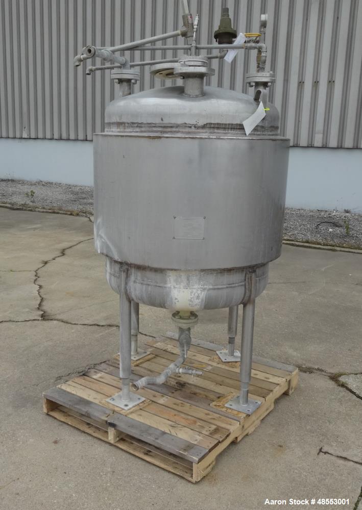 Used Paul Mueller Pressure Tank, 100 Gallon, 304 Stainless Steel, Vertical.