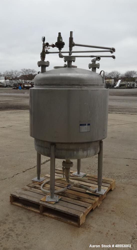 Used Paul Mueller Pressure Tank, 100 Gallon, 304 Stainless Steel, Vertical.