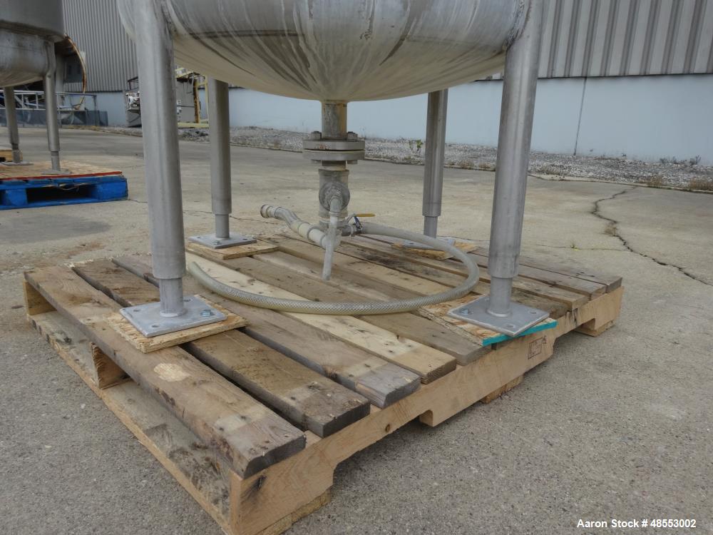 Used Paul Mueller Pressure Tank, 100 Gallon, 304 Stainless Steel, Vertical.