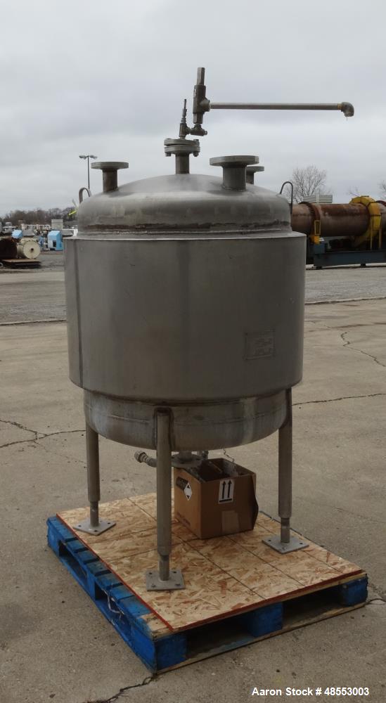 Used Paul Mueller Pressure Tank, 100 Gallon, 304 Stainless Steel, Vertical.