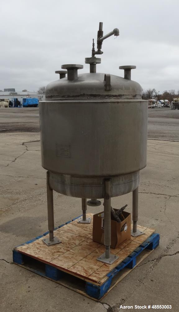 Used Paul Mueller Pressure Tank, 100 Gallon, 304 Stainless Steel, Vertical.