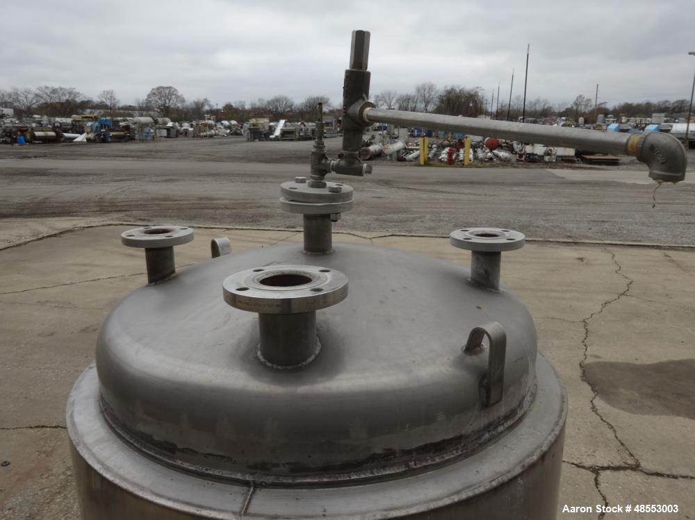 Used Paul Mueller Pressure Tank, 100 Gallon, 304 Stainless Steel, Vertical.