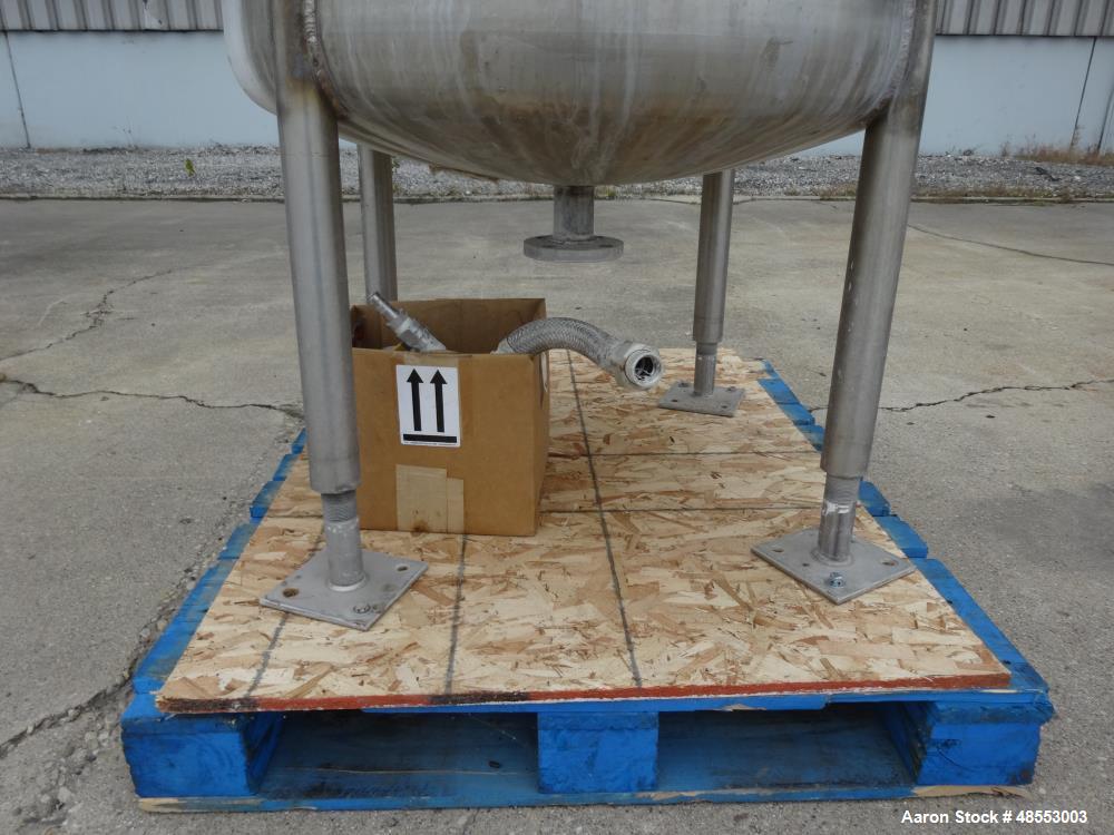 Used Paul Mueller Pressure Tank, 100 Gallon, 304 Stainless Steel, Vertical.