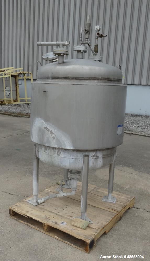 Used Paul Mueller Pressure Tank, 100 Gallon, 304 Stainless Steel, Vertical.