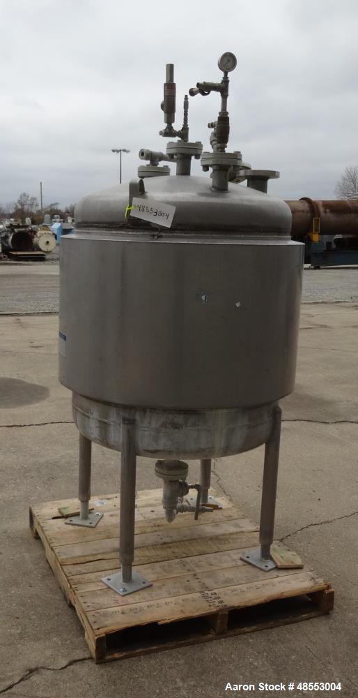 Used Paul Mueller Pressure Tank, 100 Gallon, 304 Stainless Steel, Vertical.