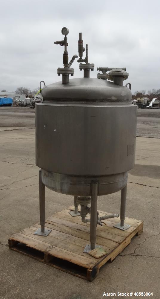 Used Paul Mueller Pressure Tank, 100 Gallon, 304 Stainless Steel, Vertical.