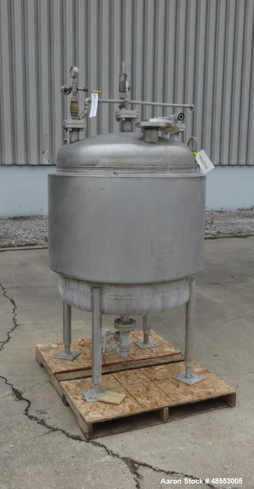 Used Paul Mueller Pressure Tank, 100 Gallon, 304 Stainless Steel, Vertical.