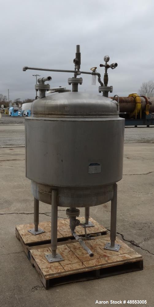 Used Paul Mueller Pressure Tank, 100 Gallon, 304 Stainless Steel, Vertical.