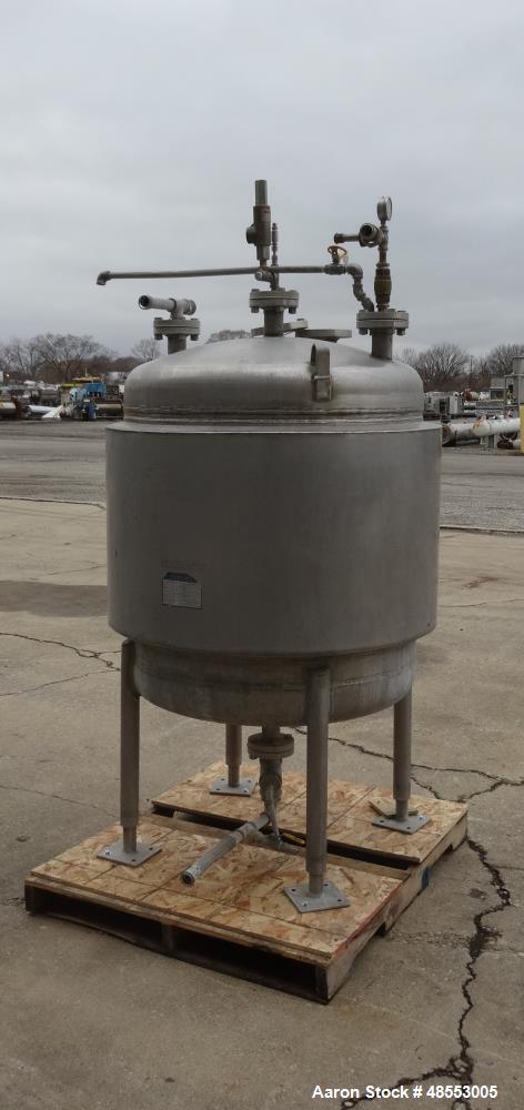 Used Paul Mueller Pressure Tank, 100 Gallon, 304 Stainless Steel, Vertical.
