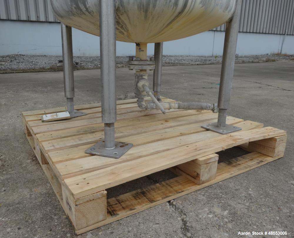 Used Paul Mueller Tank, 100 Gallon, 304 Stainless Steel, Vertical.